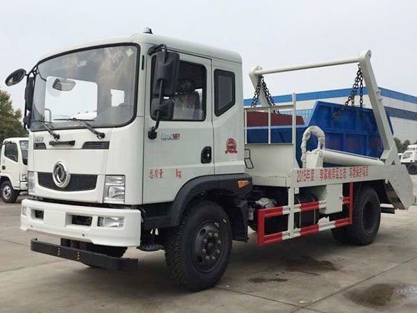 东风145摆臂垃圾车