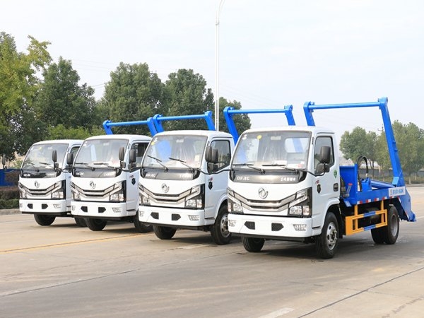 国六东风小多利卡 3~4方摆臂垃圾车