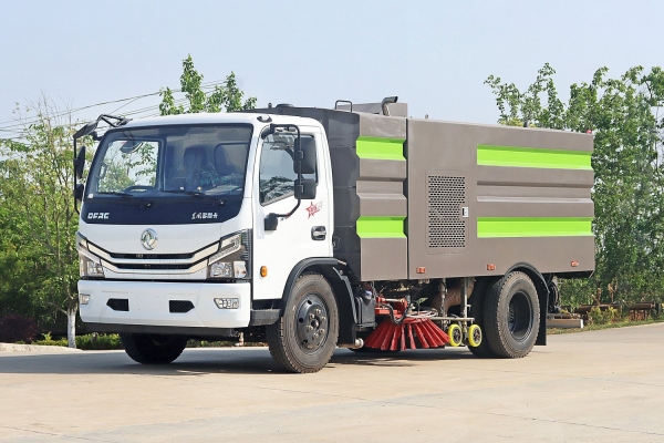 国六 东风D7 洗扫车 4方水 · 5方尘