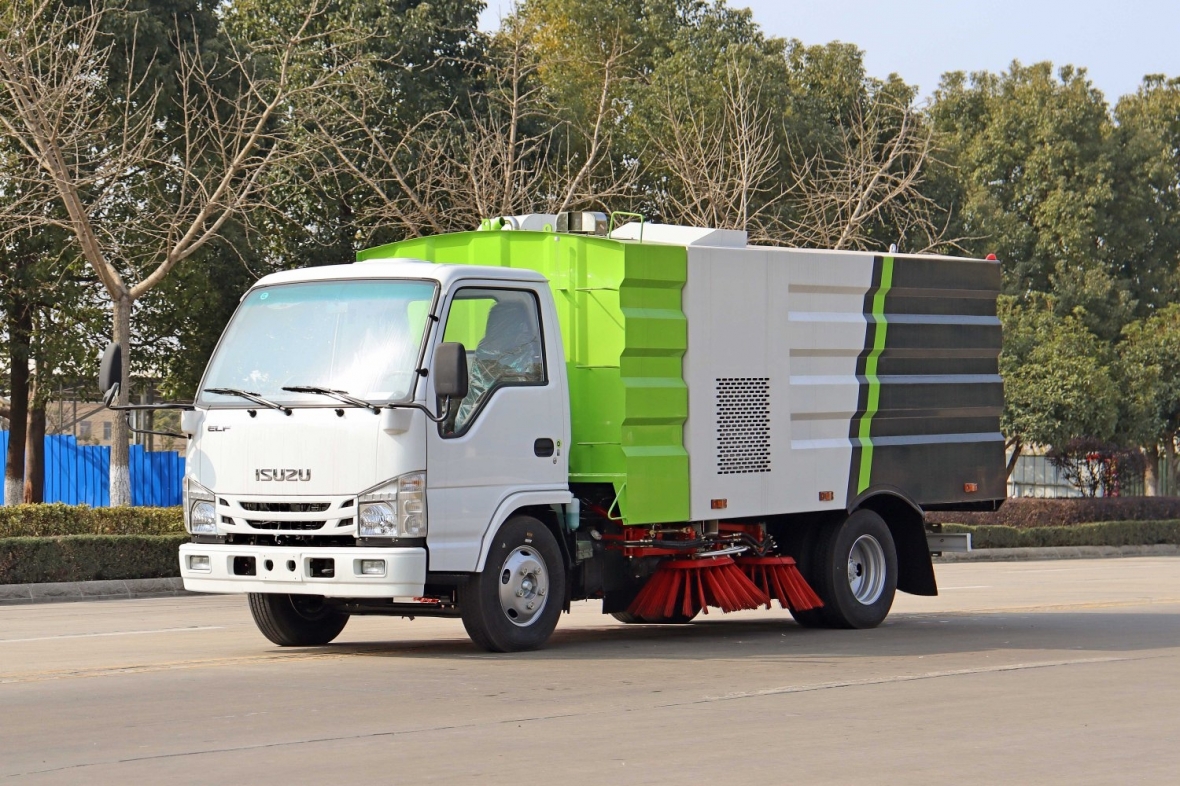 庆铃五十铃扫路车（4方尘箱 / 2方水箱）