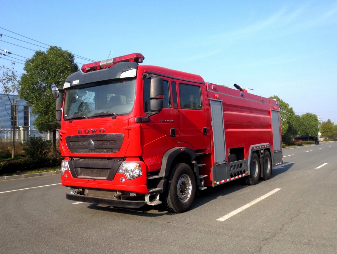 重汽豪沃16吨消防车