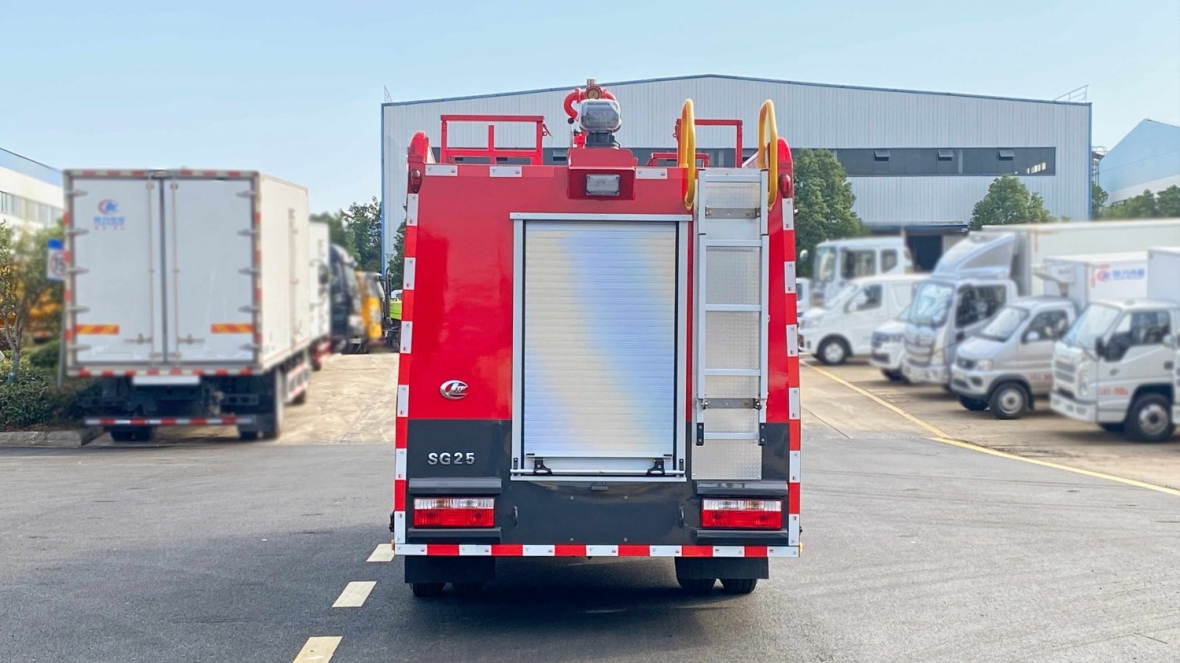 东风2.5吨水罐消防车