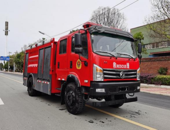 东风5吨四驱水罐消防车（68.6万）