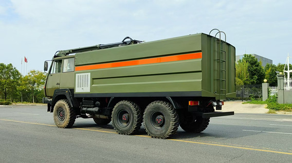 六驱光伏清洗车（不上户）