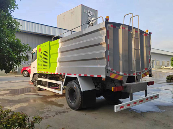 菲涅尔镜面式光伏清洗车