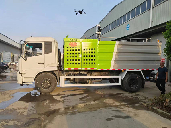 菲涅尔镜面式光伏清洗车