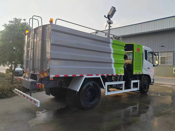 菲涅尔镜面式光伏清洗车