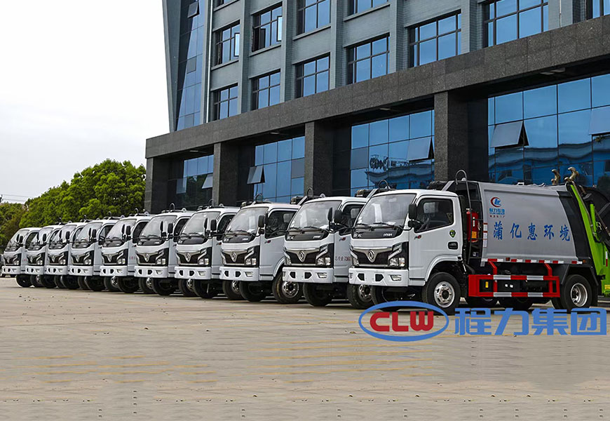 程力东风小多利卡压缩垃圾车批量发车